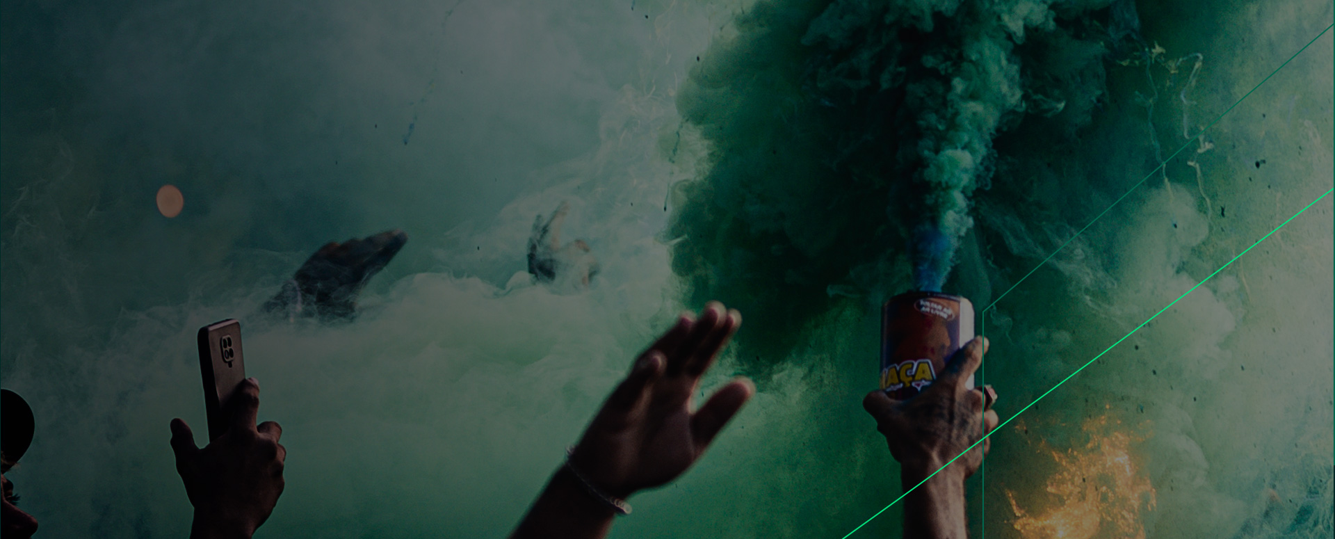 Torcida do Gama FVC comemorando um gol no Bezerrão